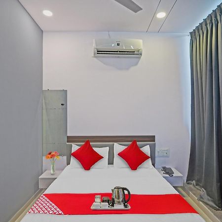 Hotel O Sky View Surat Exterior photo
