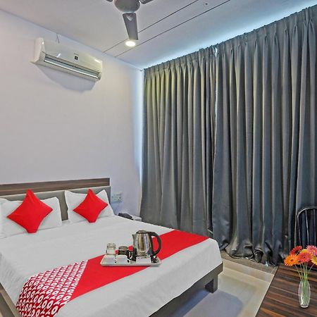 Hotel O Sky View Surat Exterior photo