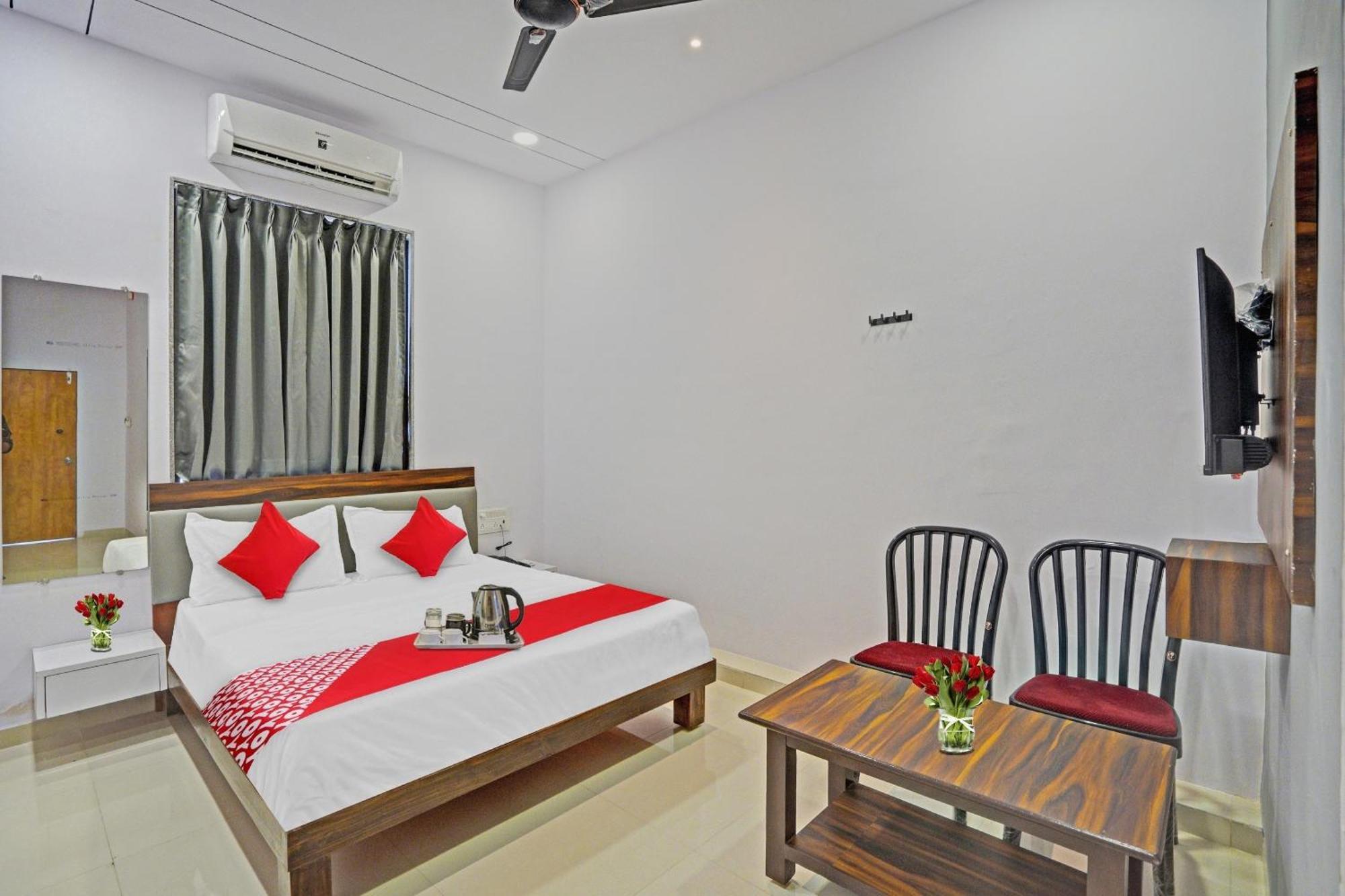 Hotel O Sky View Surat Exterior photo