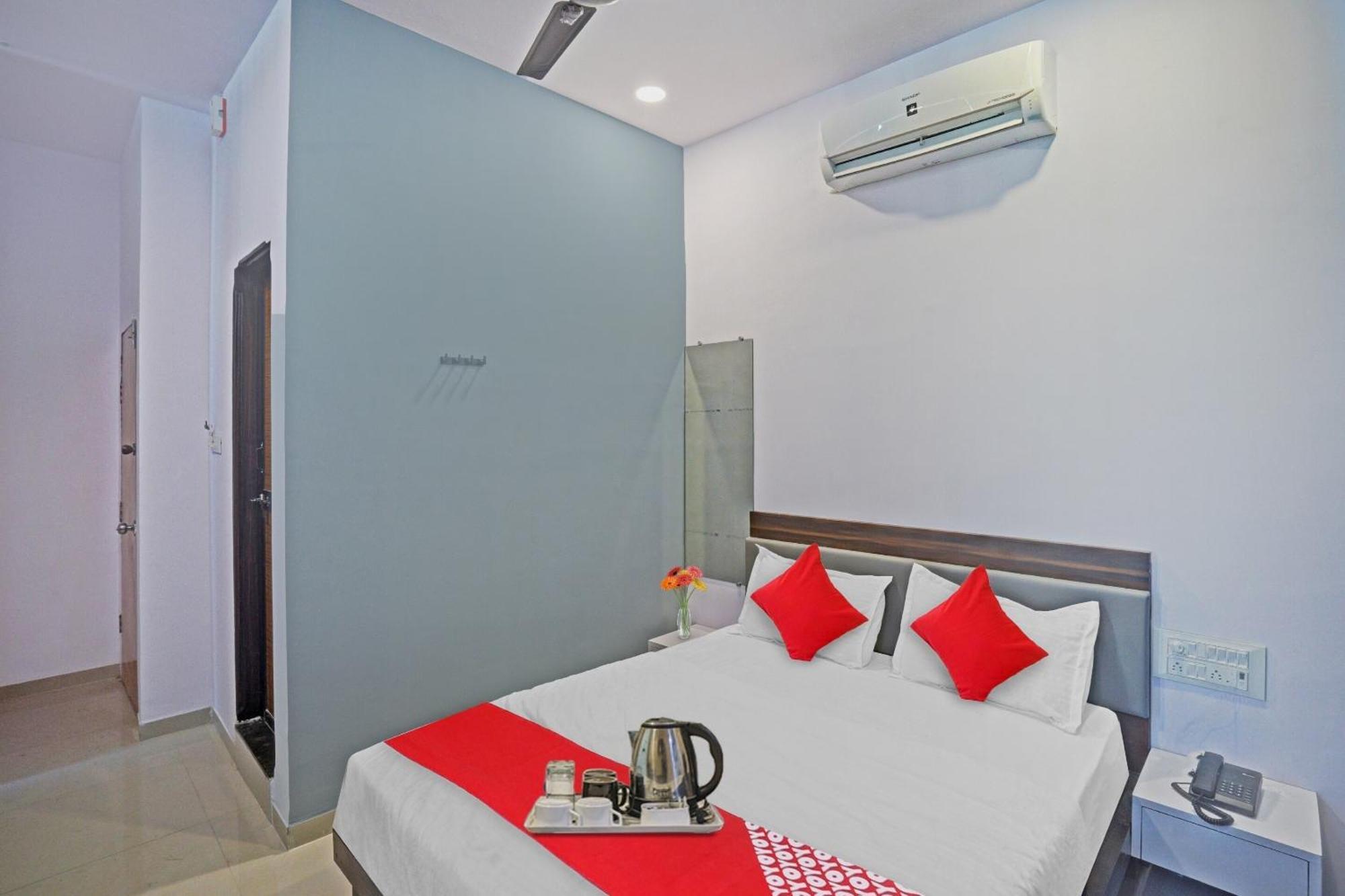Hotel O Sky View Surat Exterior photo