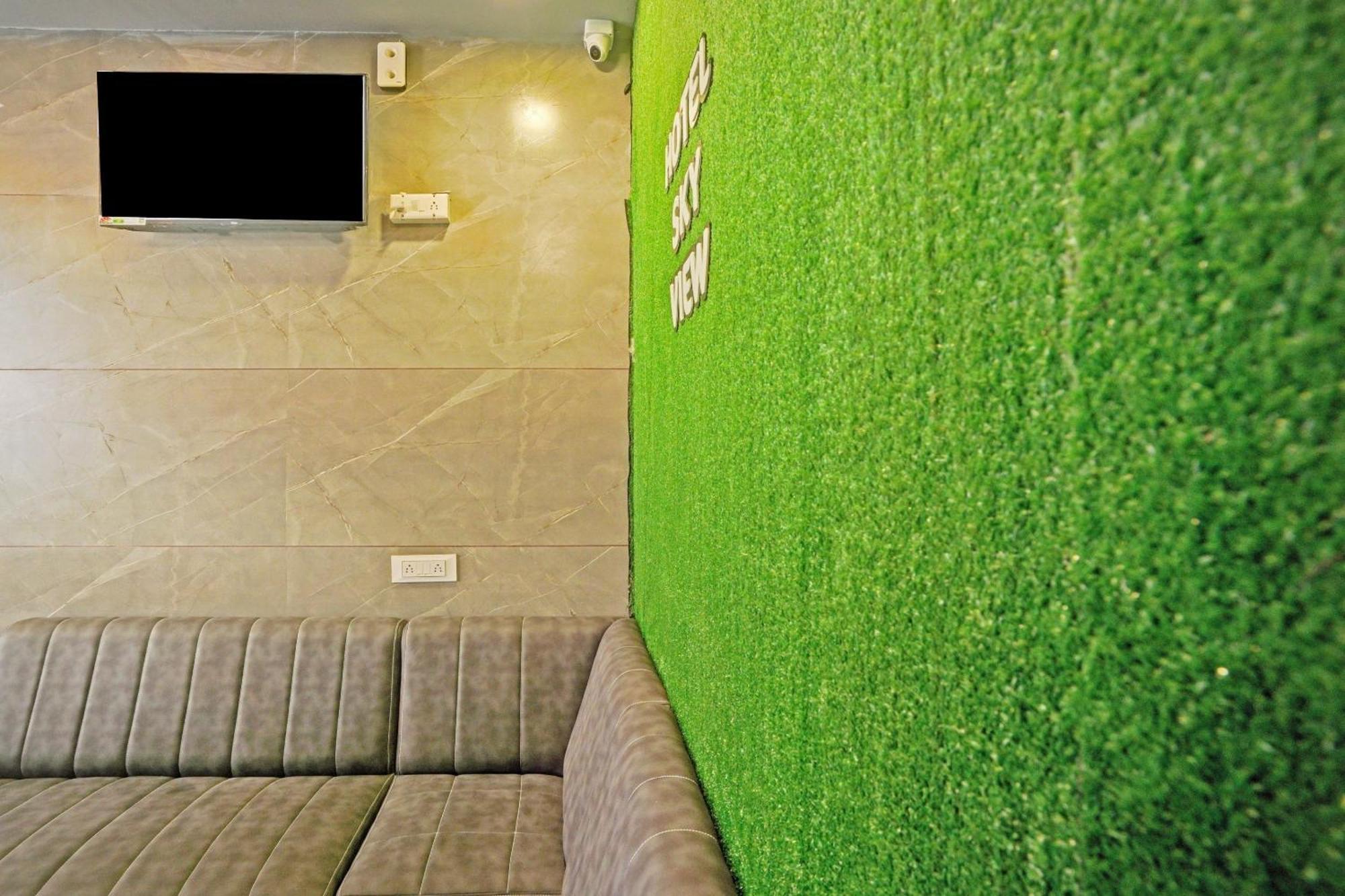 Hotel O Sky View Surat Exterior photo