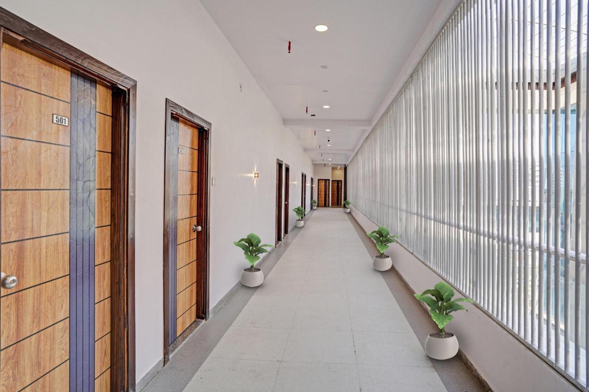 Hotel O Sky View Surat Exterior photo
