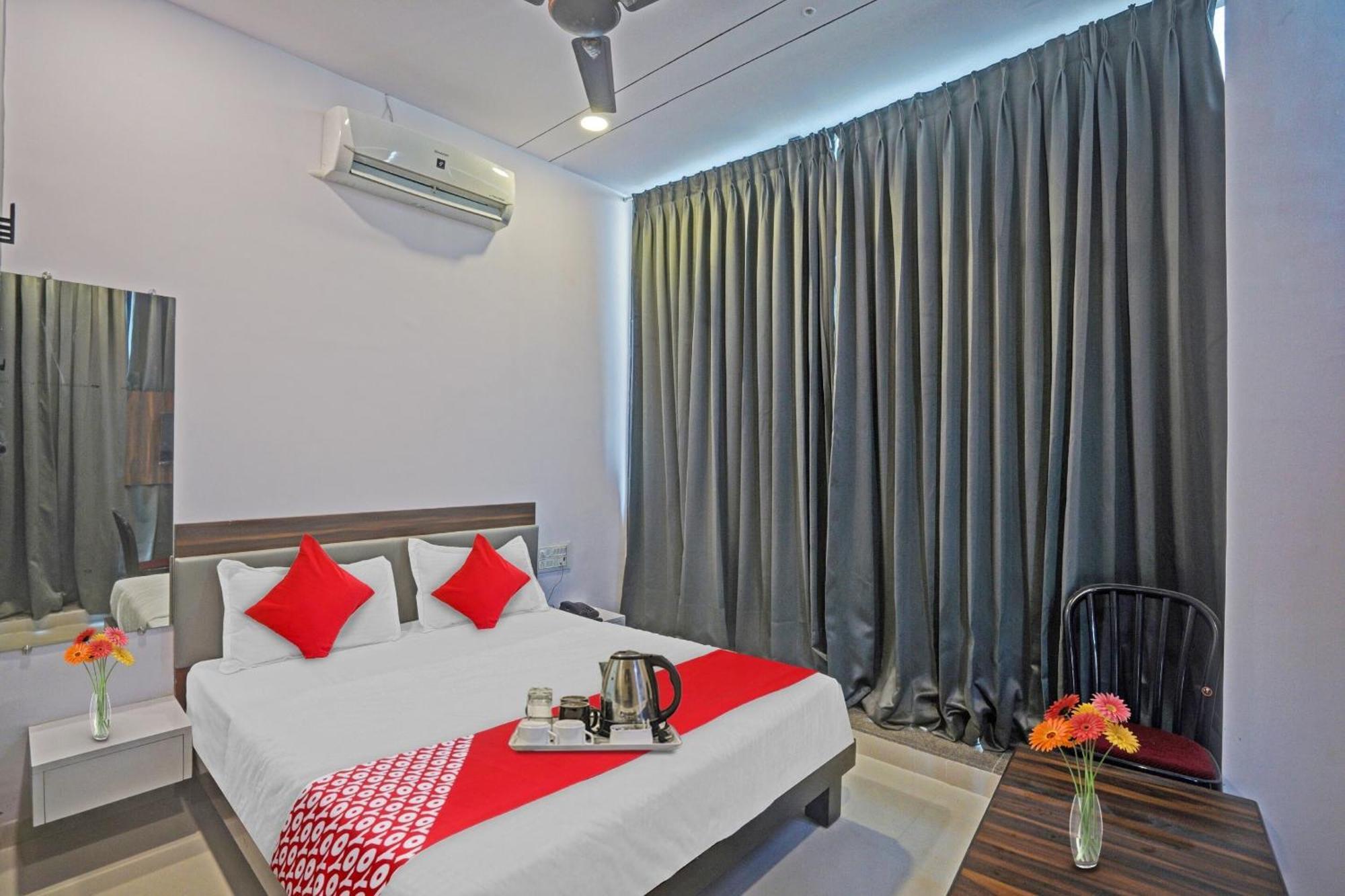 Hotel O Sky View Surat Exterior photo